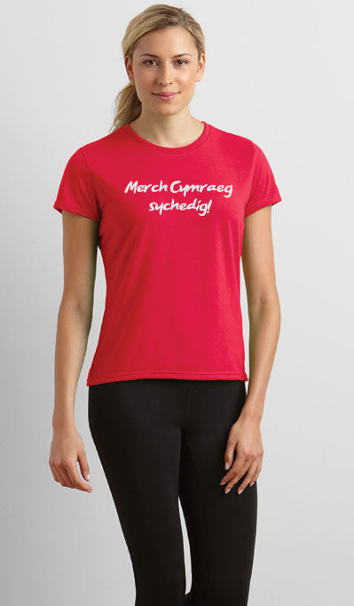 Merch Cymraeg sychedig! - Women's Welsh Language T-Shirt (RED)