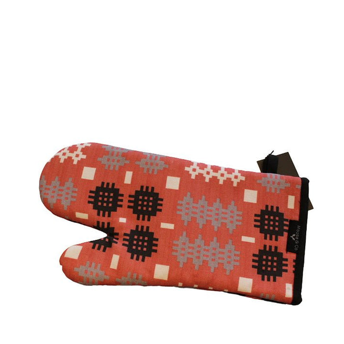 Welsh Tapestry blanket print Oven Mitt - Red - Giftware Wales